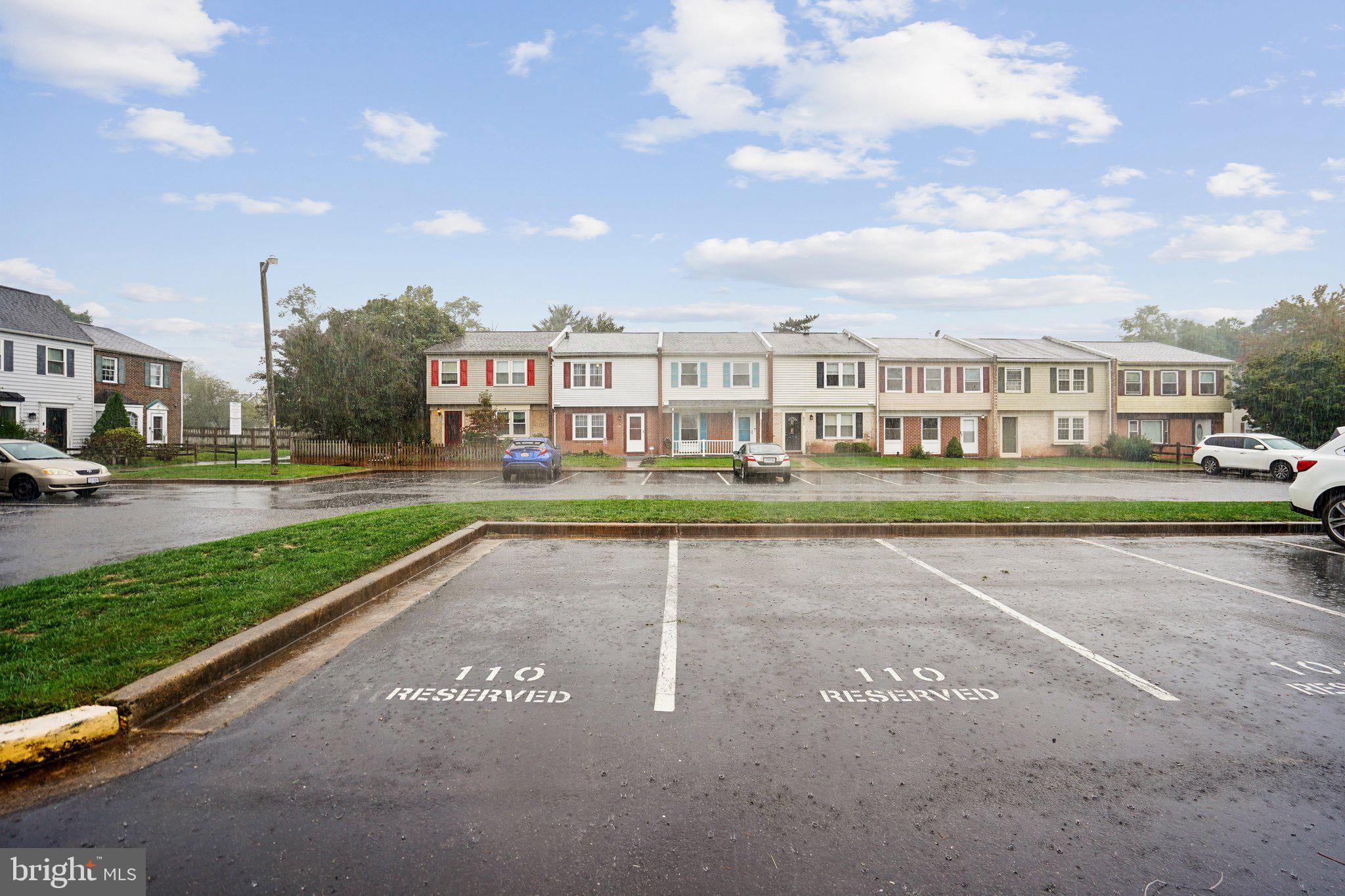 8301 Sunnyside Ct