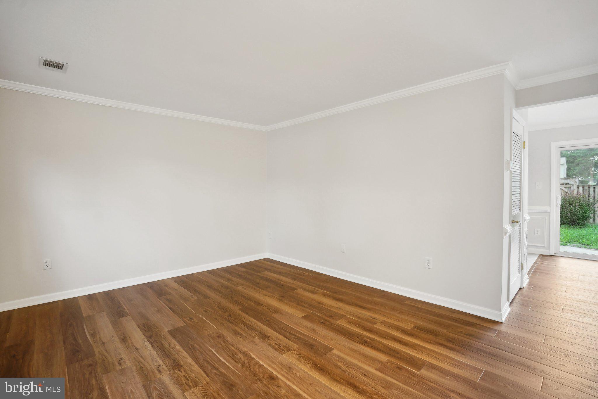 8301 Sunnyside Ct