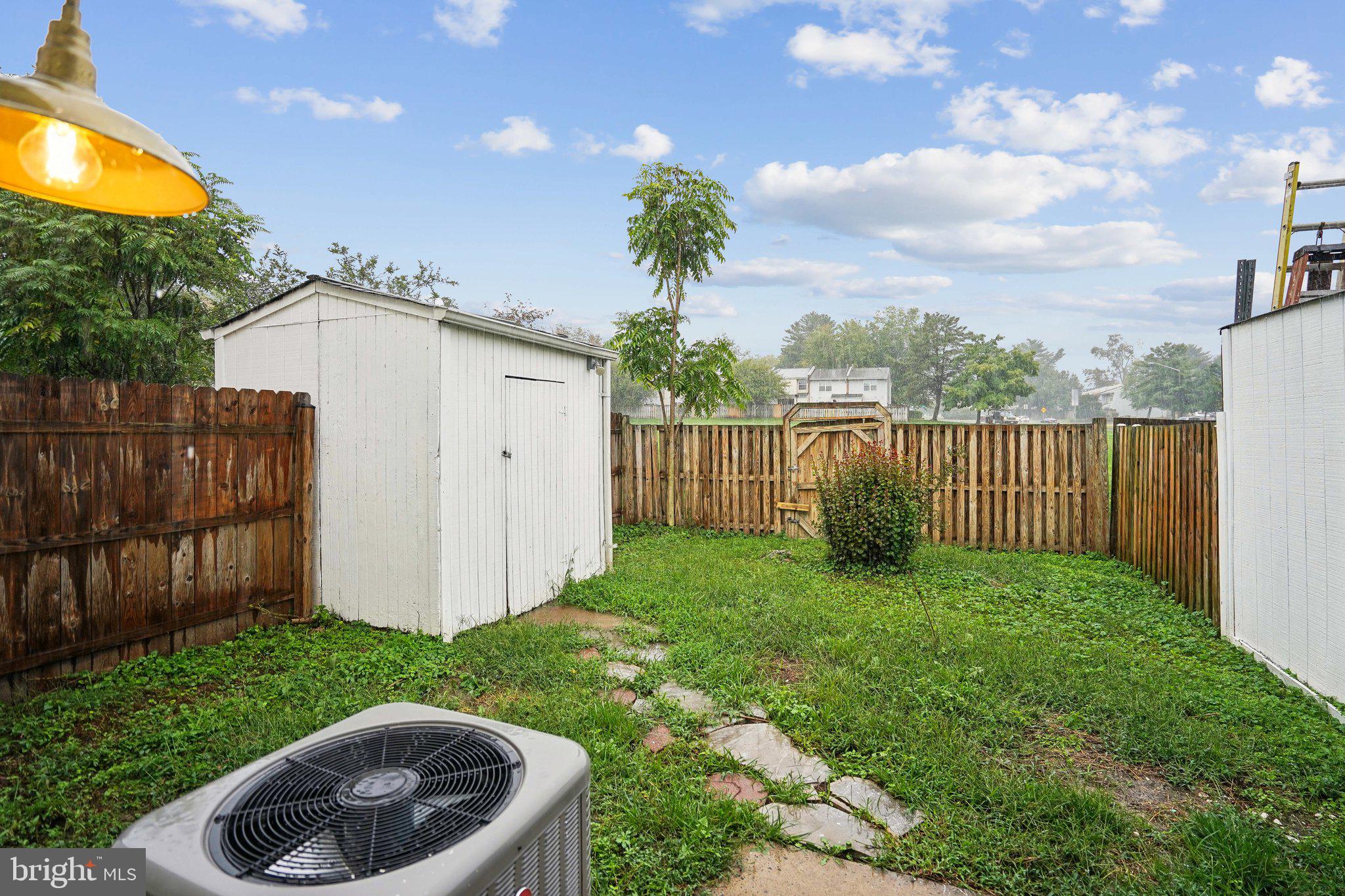 8301 Sunnyside Ct