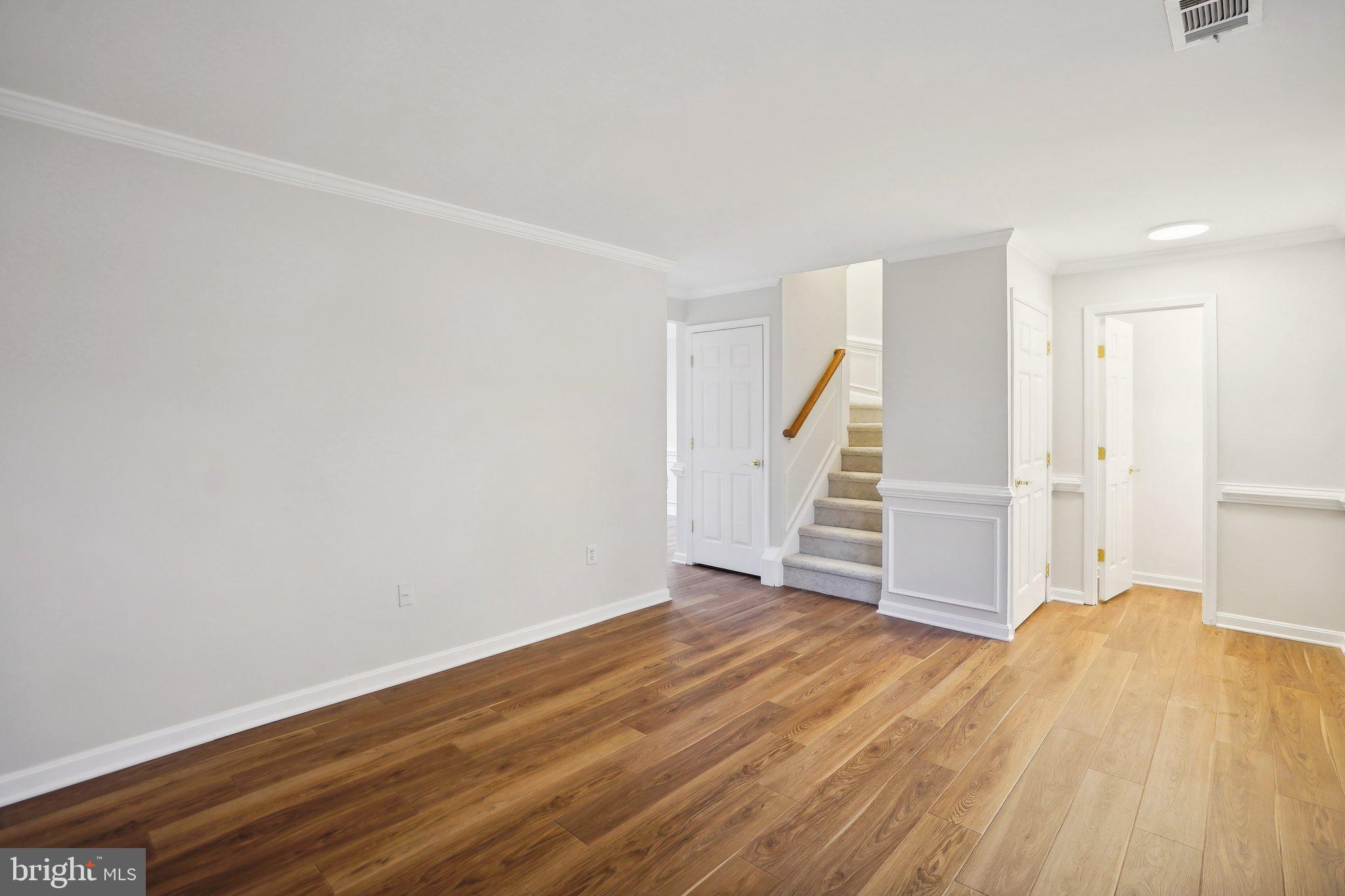 8301 Sunnyside Ct