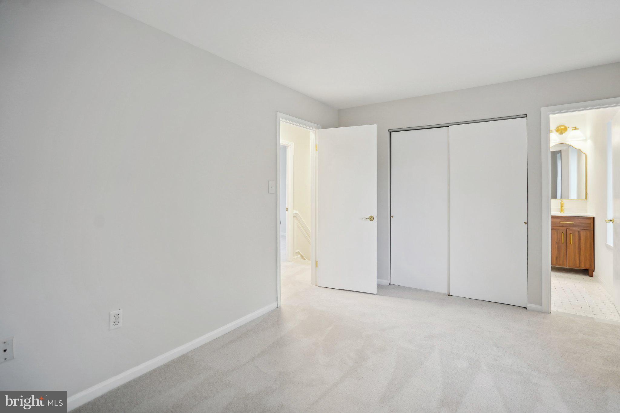 8301 Sunnyside Ct