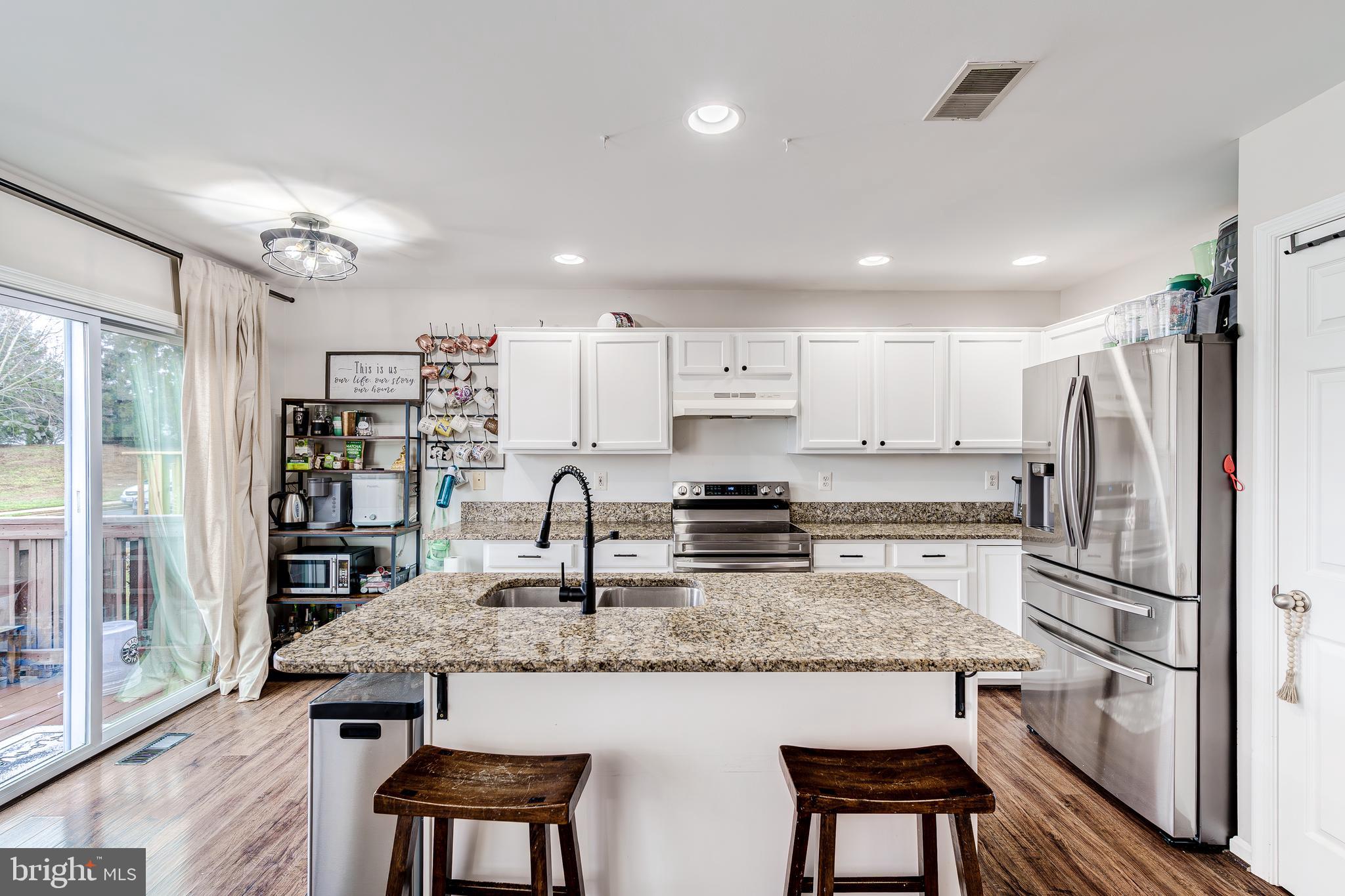 9433 Lanae Ln