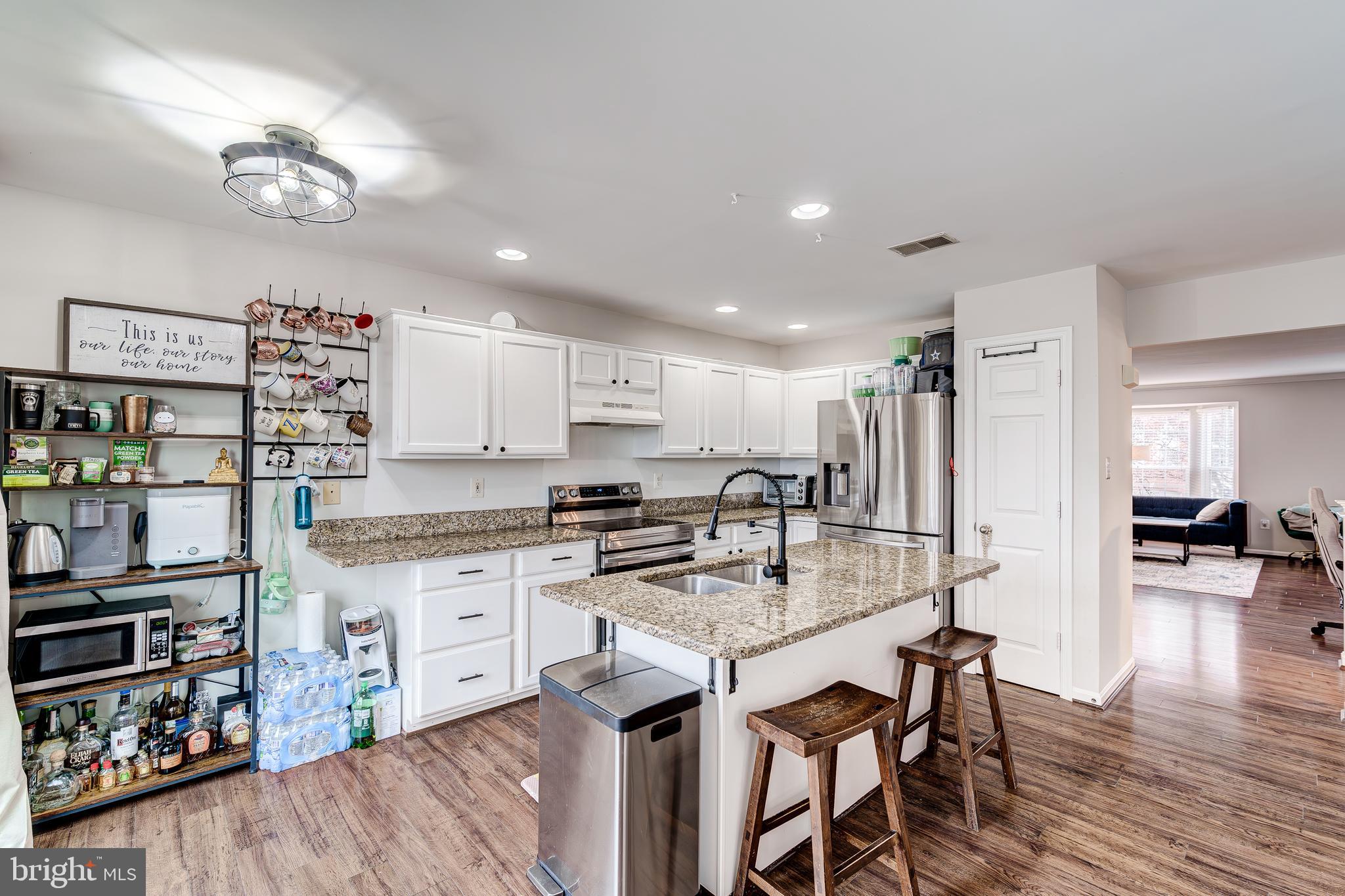 9433 Lanae Ln