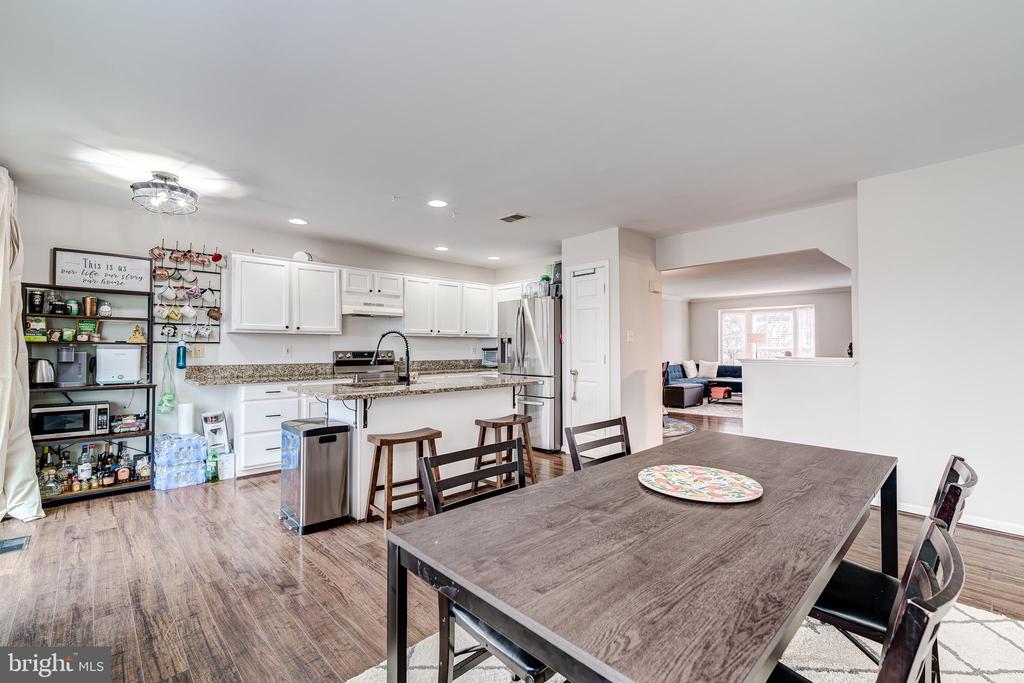 9433 Lanae Ln