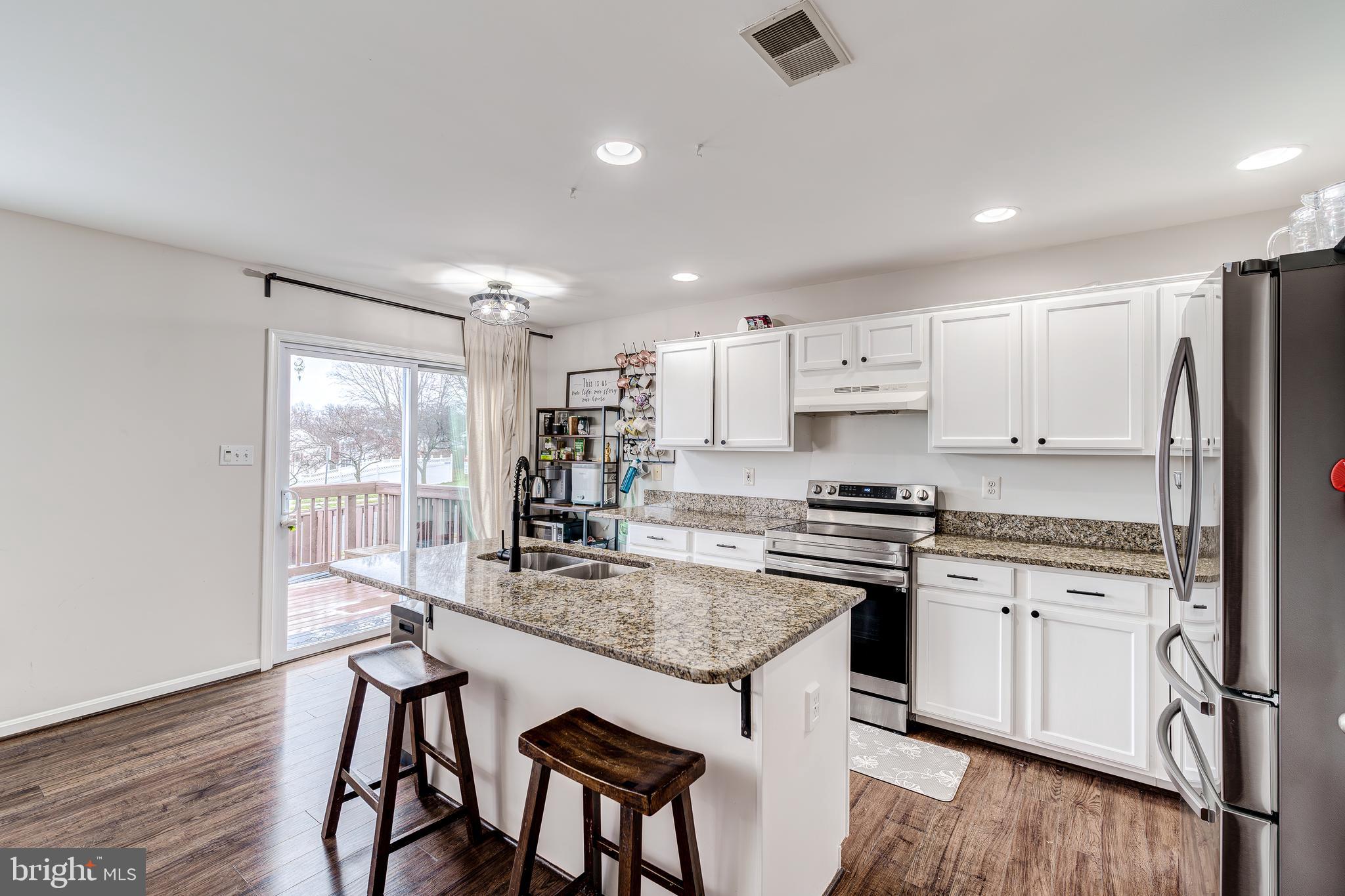 9433 Lanae Ln