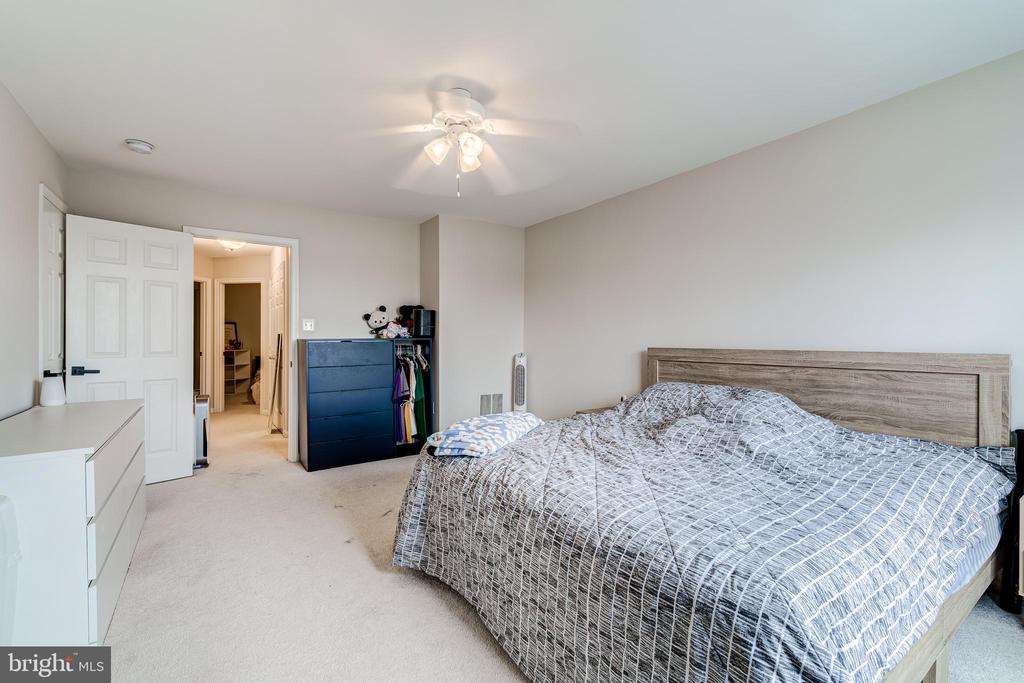 9433 Lanae Ln