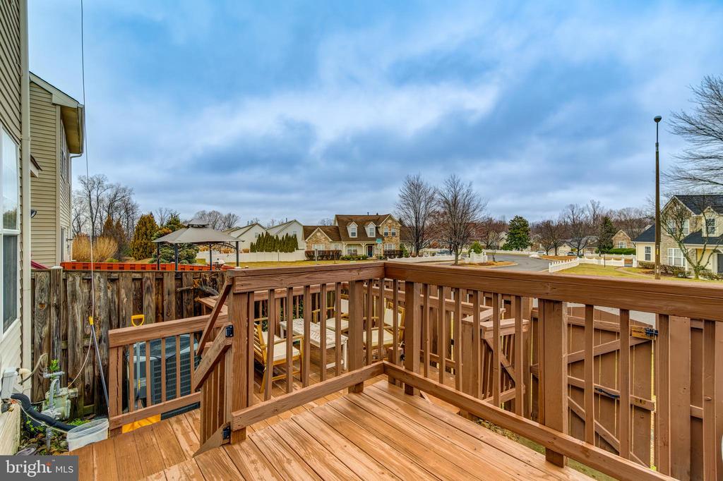 9433 Lanae Ln