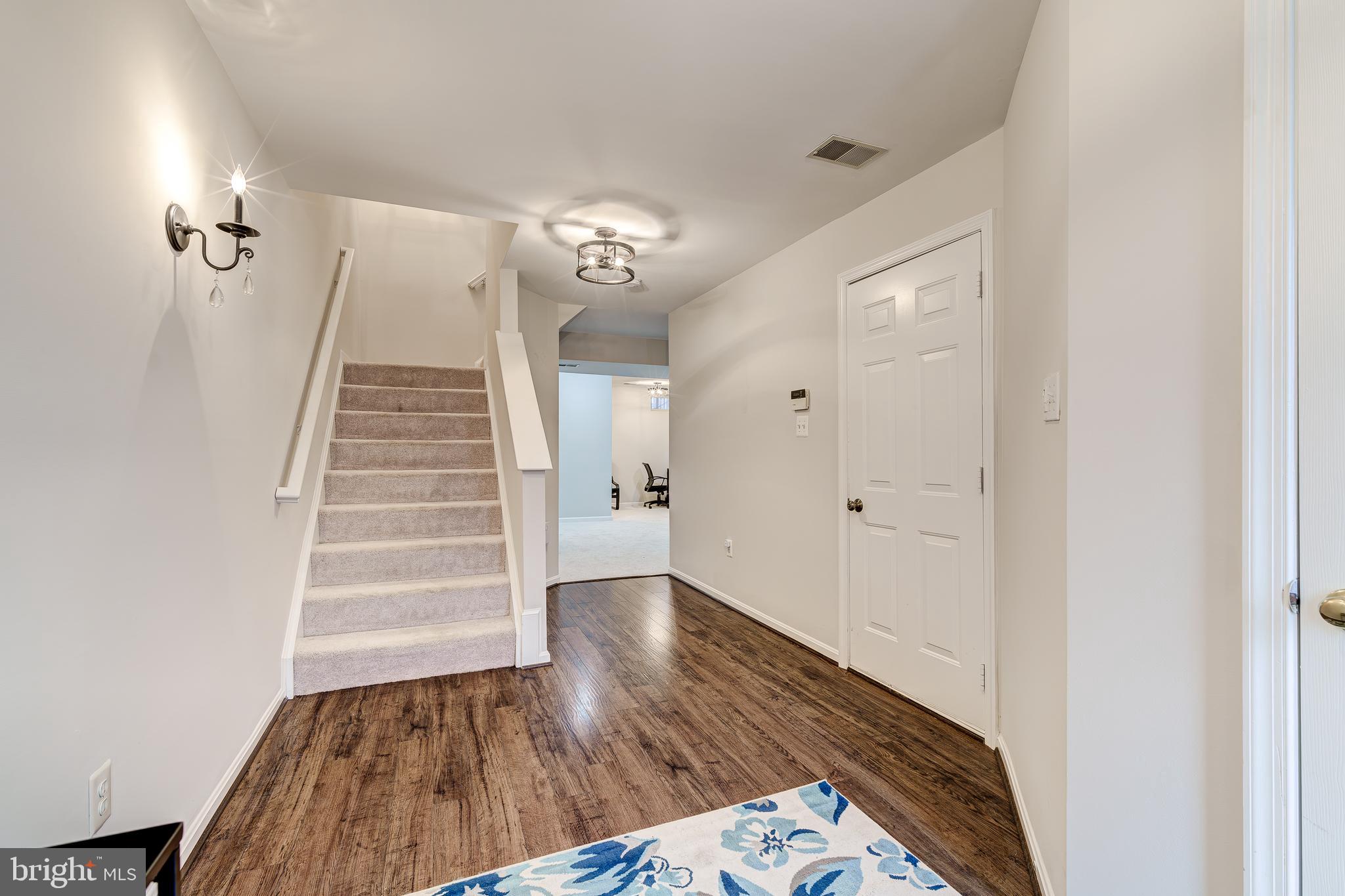 9433 Lanae Ln