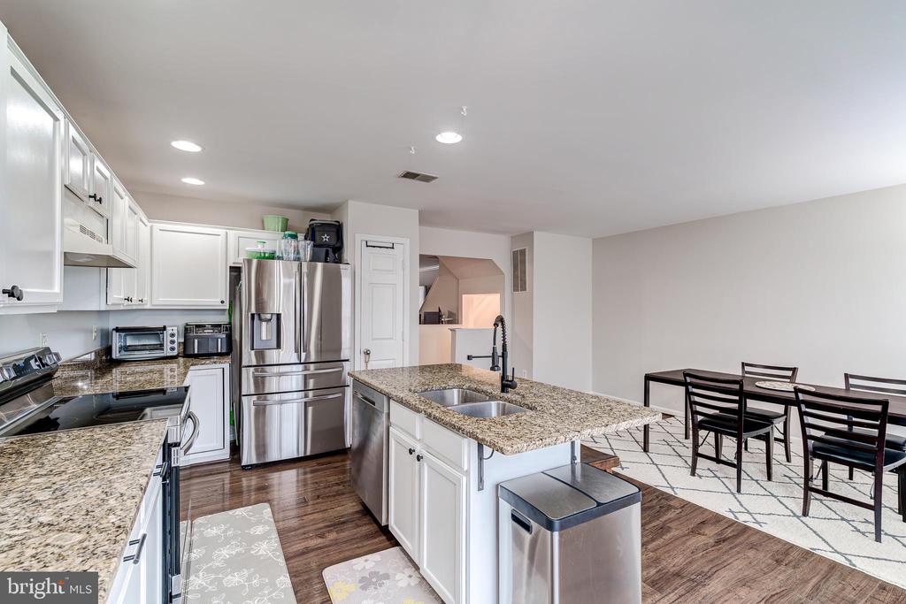 9433 Lanae Ln