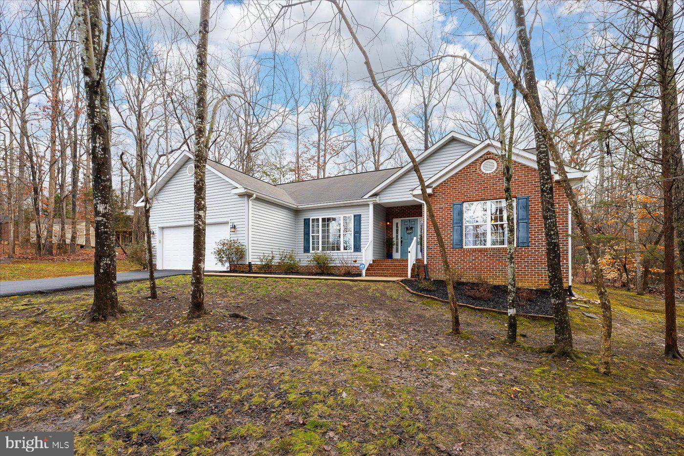 115 Ashlawn COURT