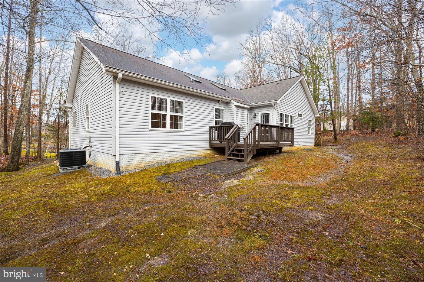 115 Ashlawn COURT