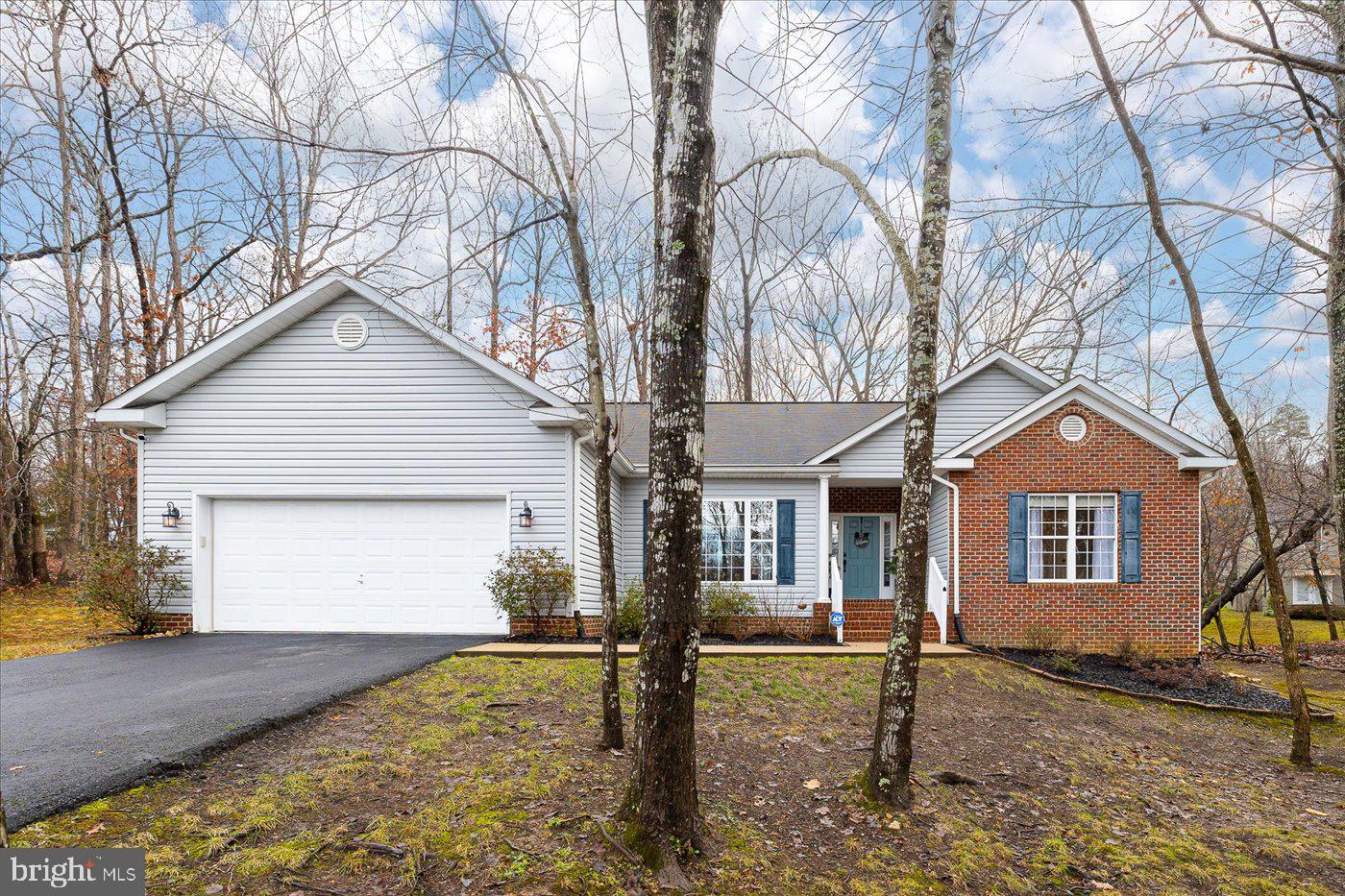 115 Ashlawn COURT
