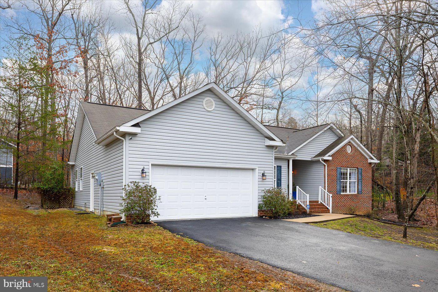 115 Ashlawn COURT