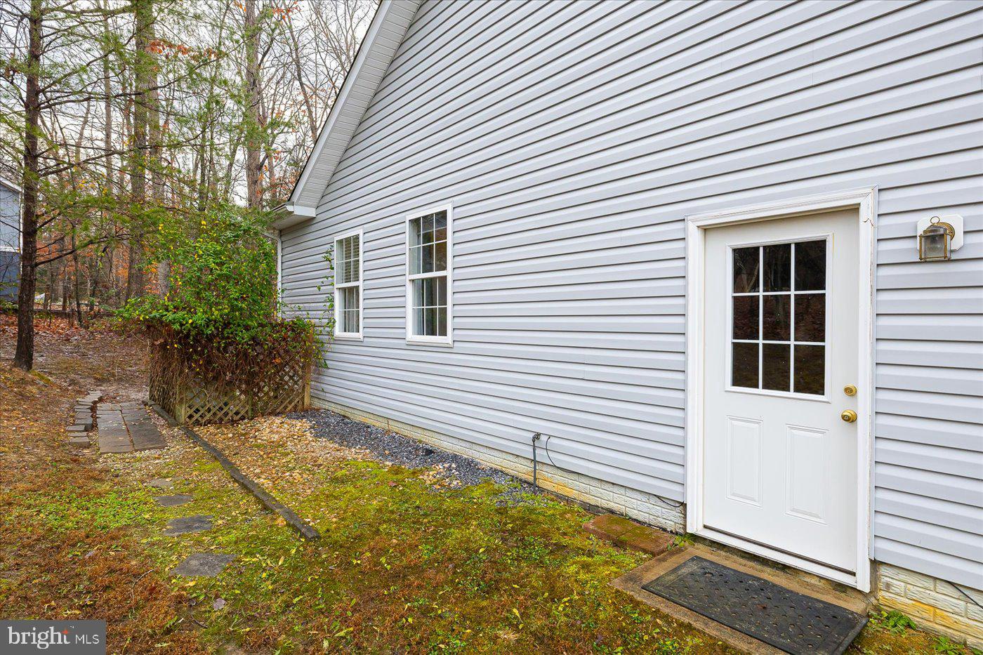 115 Ashlawn COURT