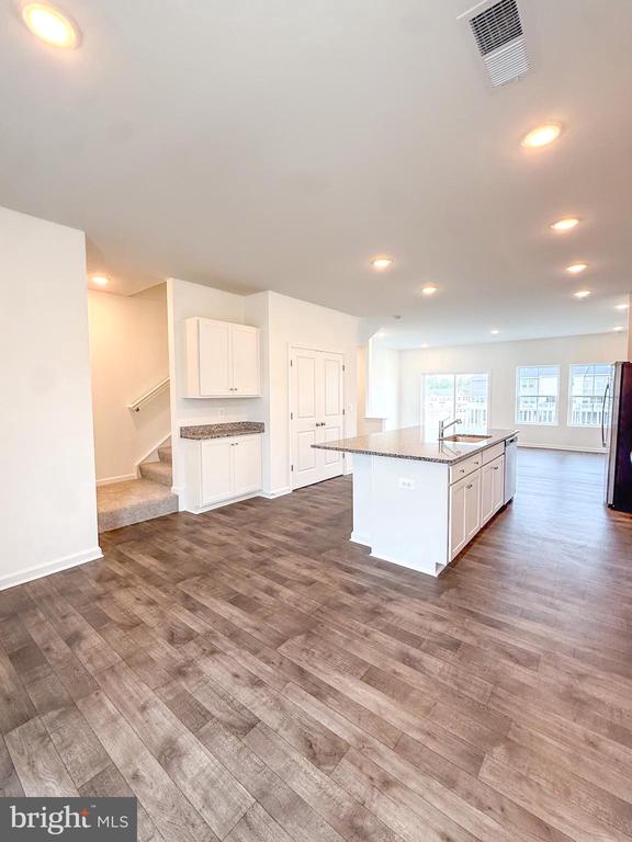 2584 COUGAR LN