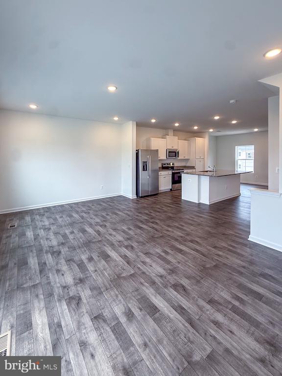 2584 COUGAR LN