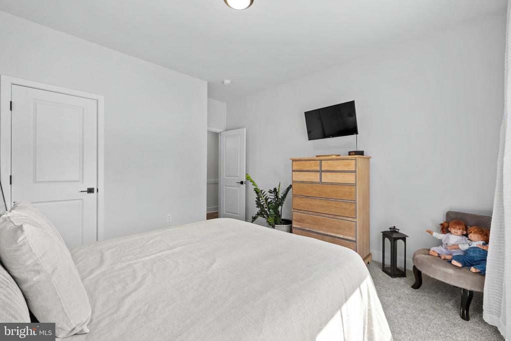 3283 FLAT RUN ROAD
