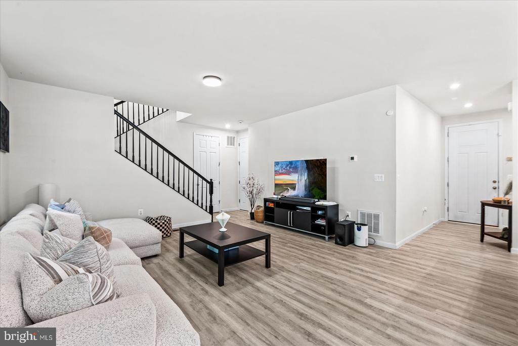 2848 WHITE TAIL DRIVE