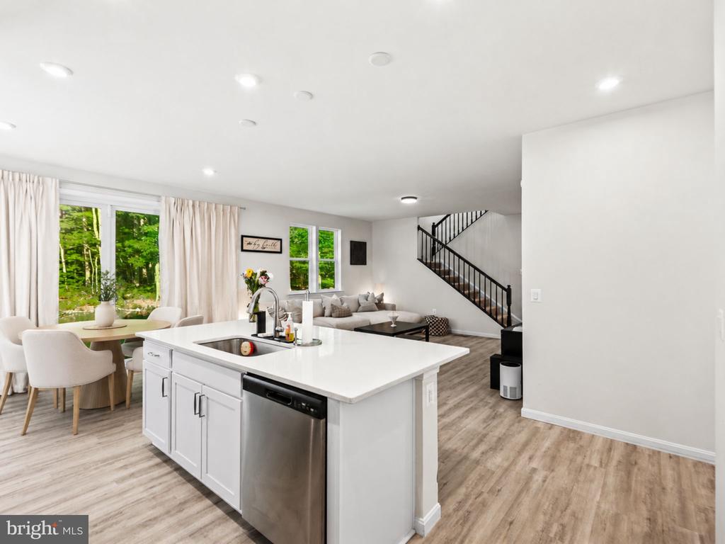 2848 WHITE TAIL DRIVE