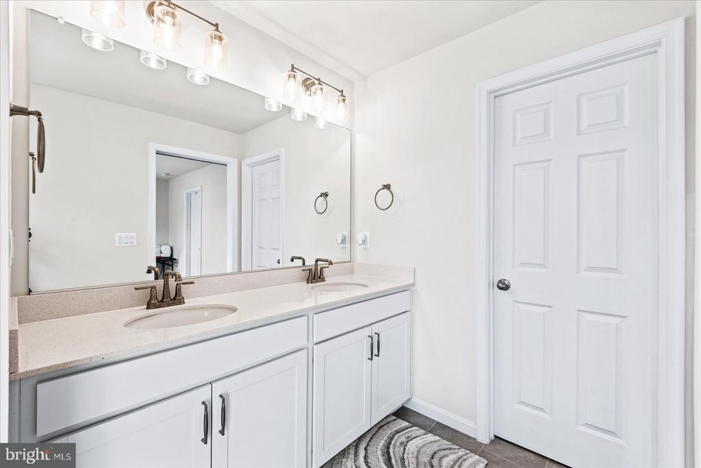 2848 WHITE TAIL DRIVE