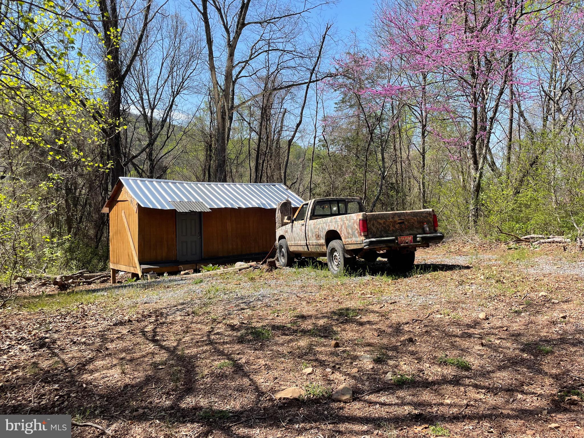 1575 E Rocky Branch Rd