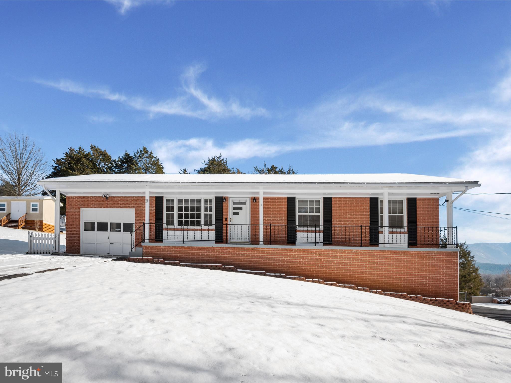 21 Wallace Ave