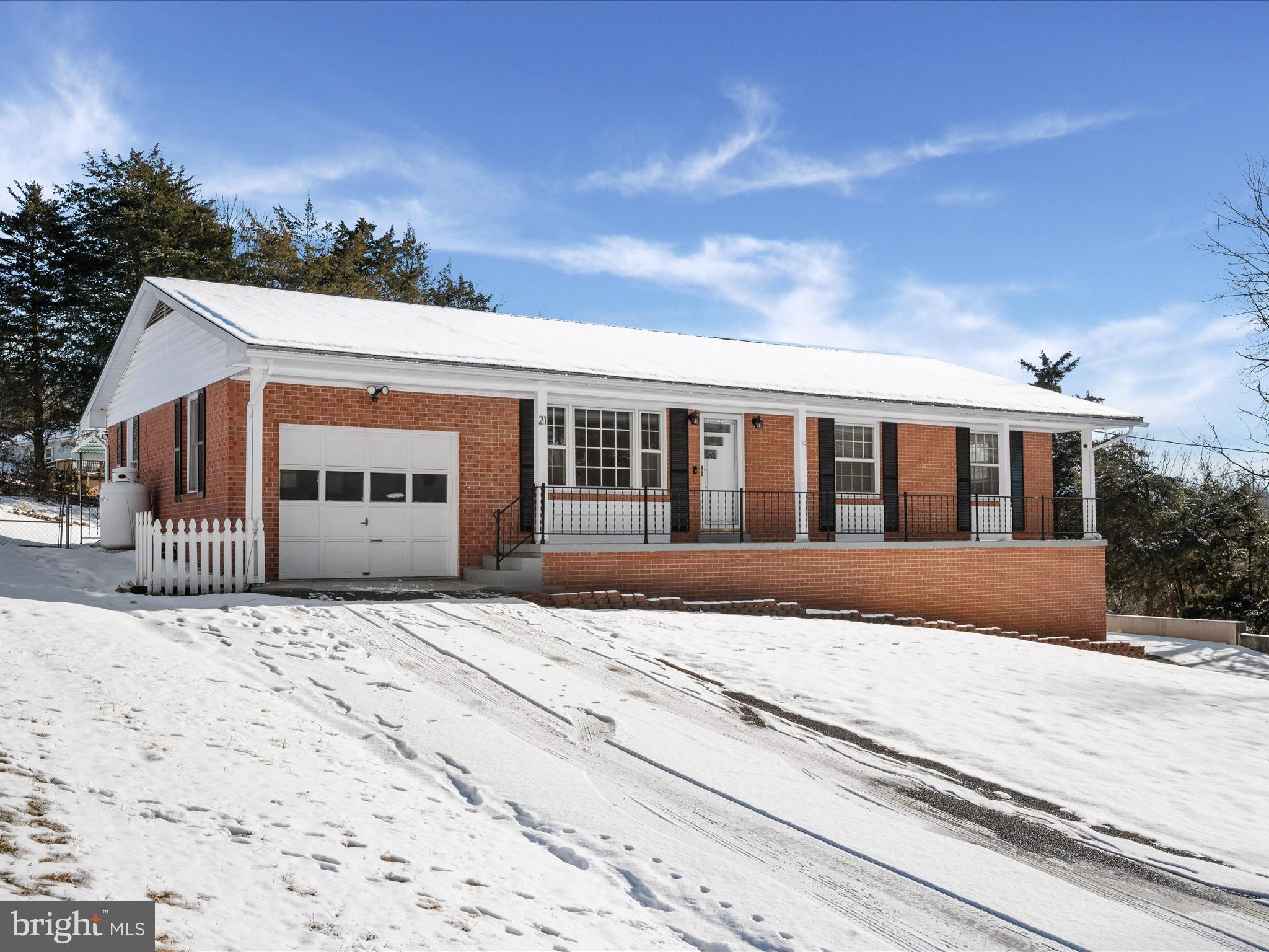 21 Wallace Ave