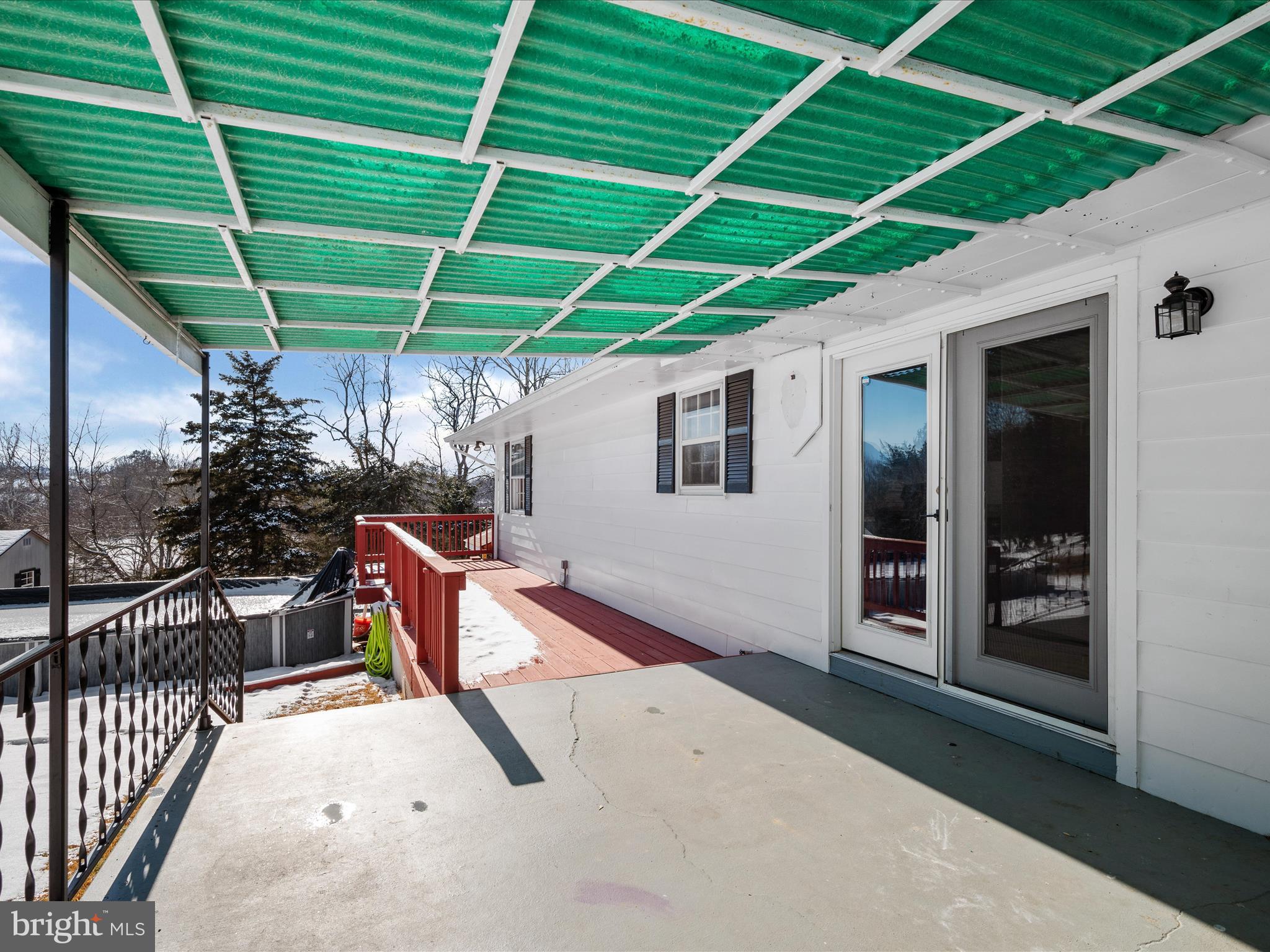 21 Wallace Ave