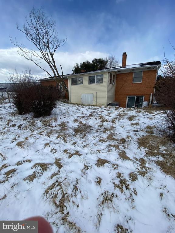 991 Riverbend Rd