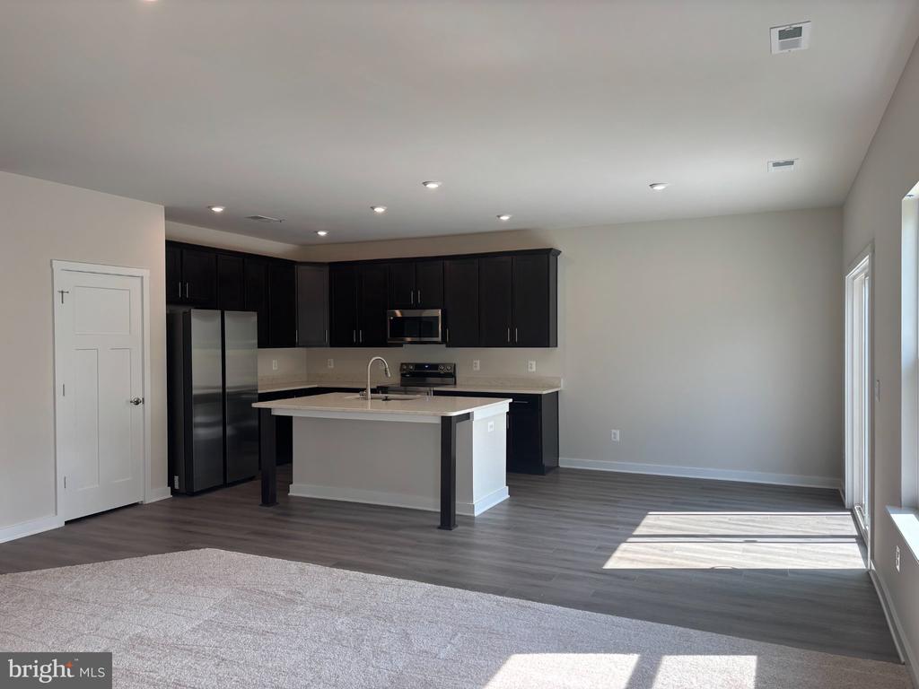 372 BAKER DRIVE
