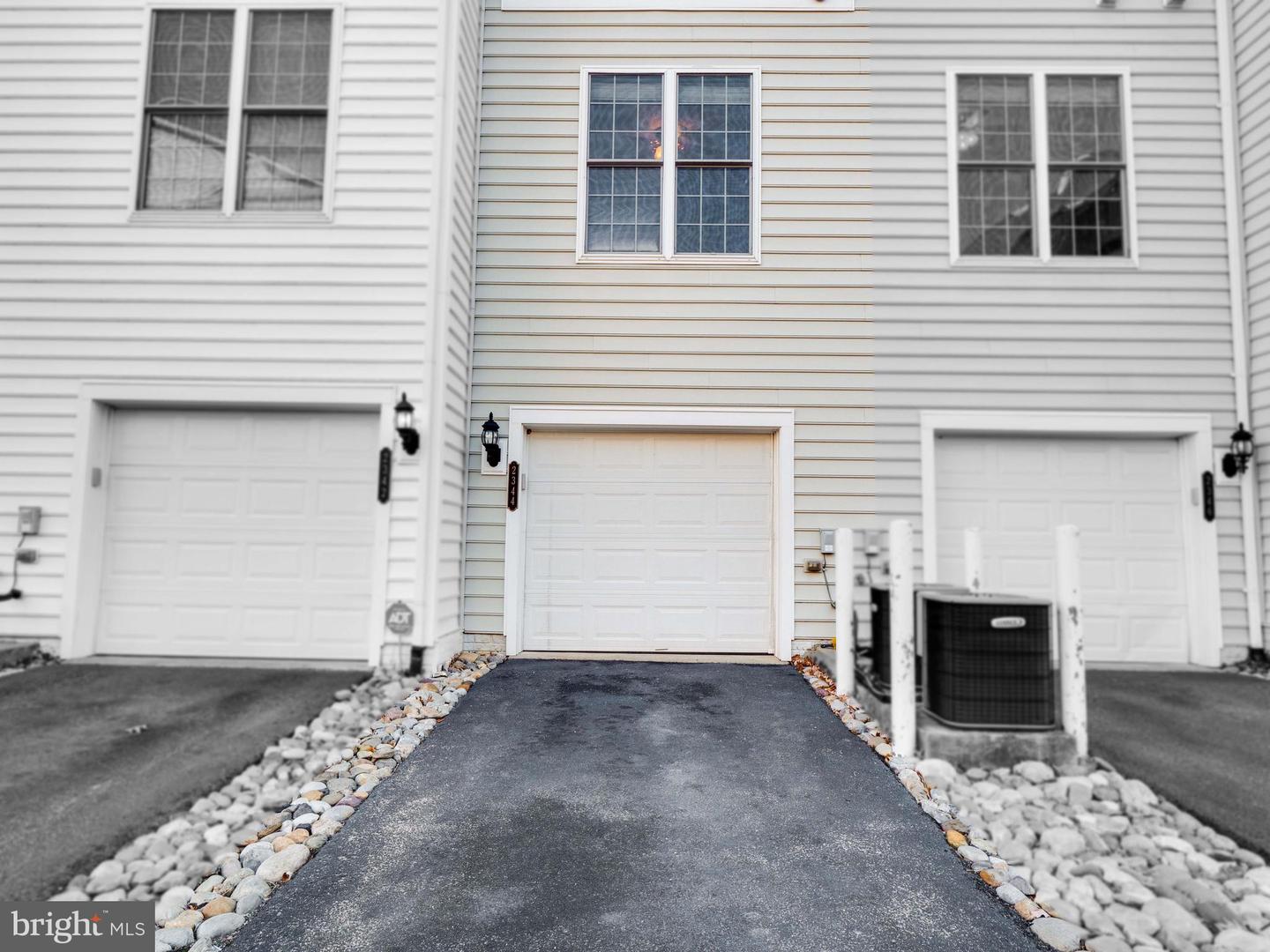 2344 BROOKMOOR LANE