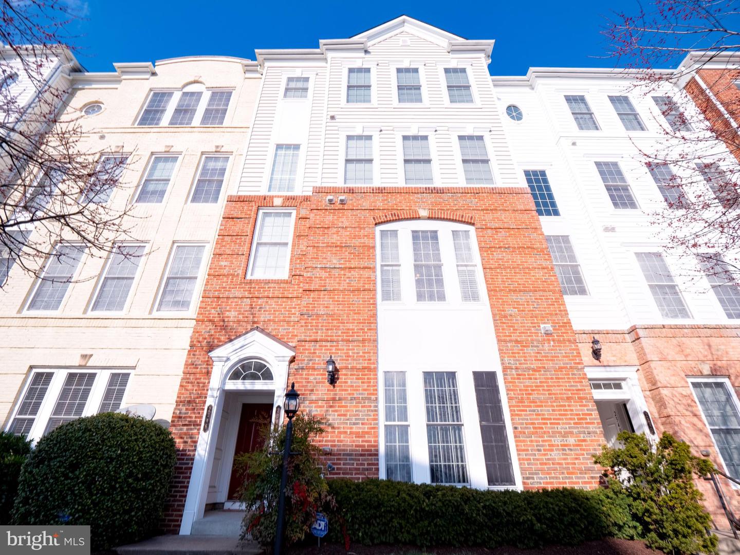 2344 BROOKMOOR LANE