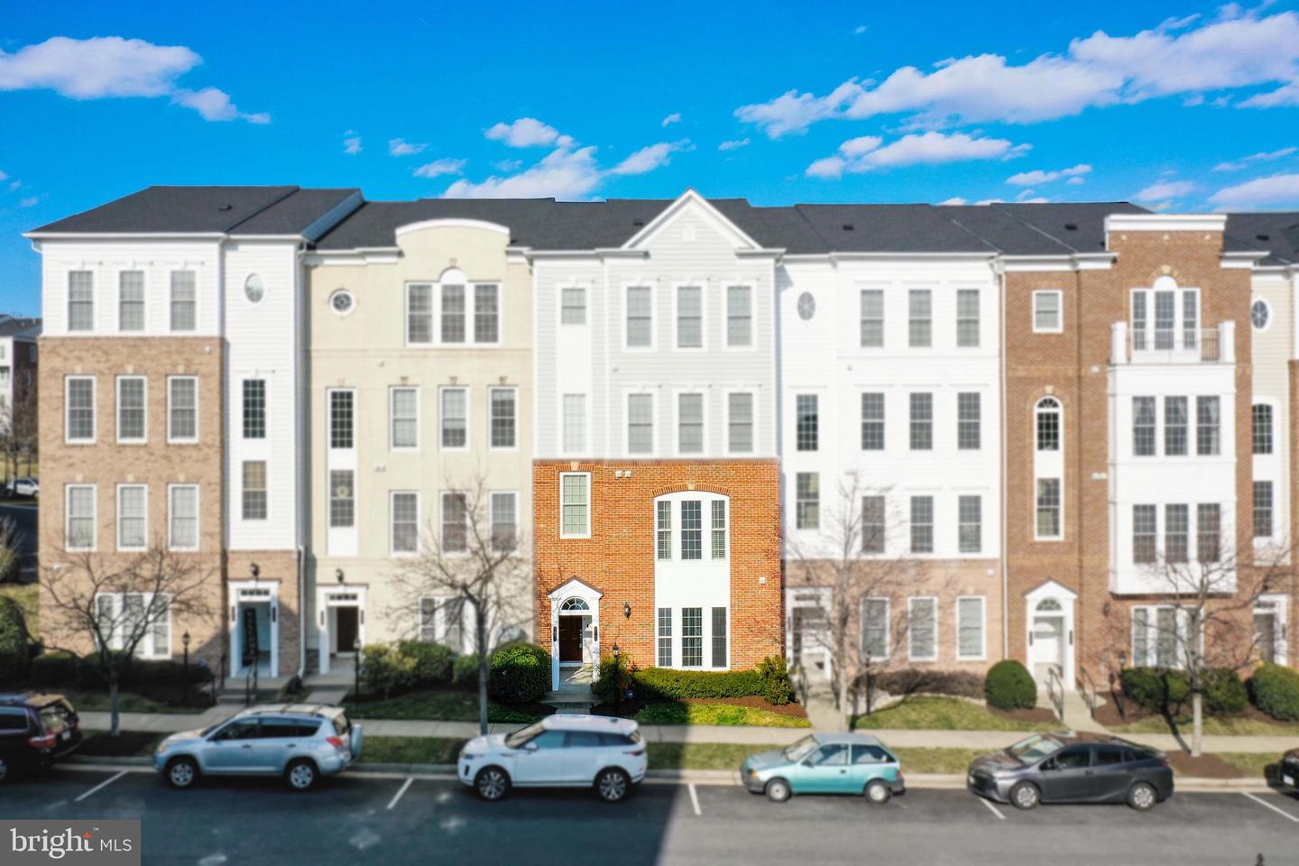 2344 BROOKMOOR LANE
