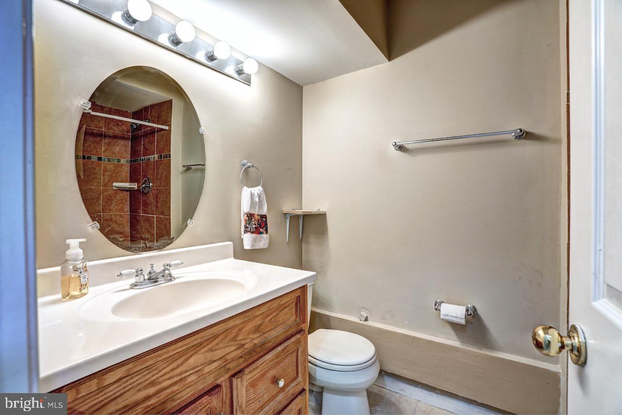 9406 SILVER METEOR COURT