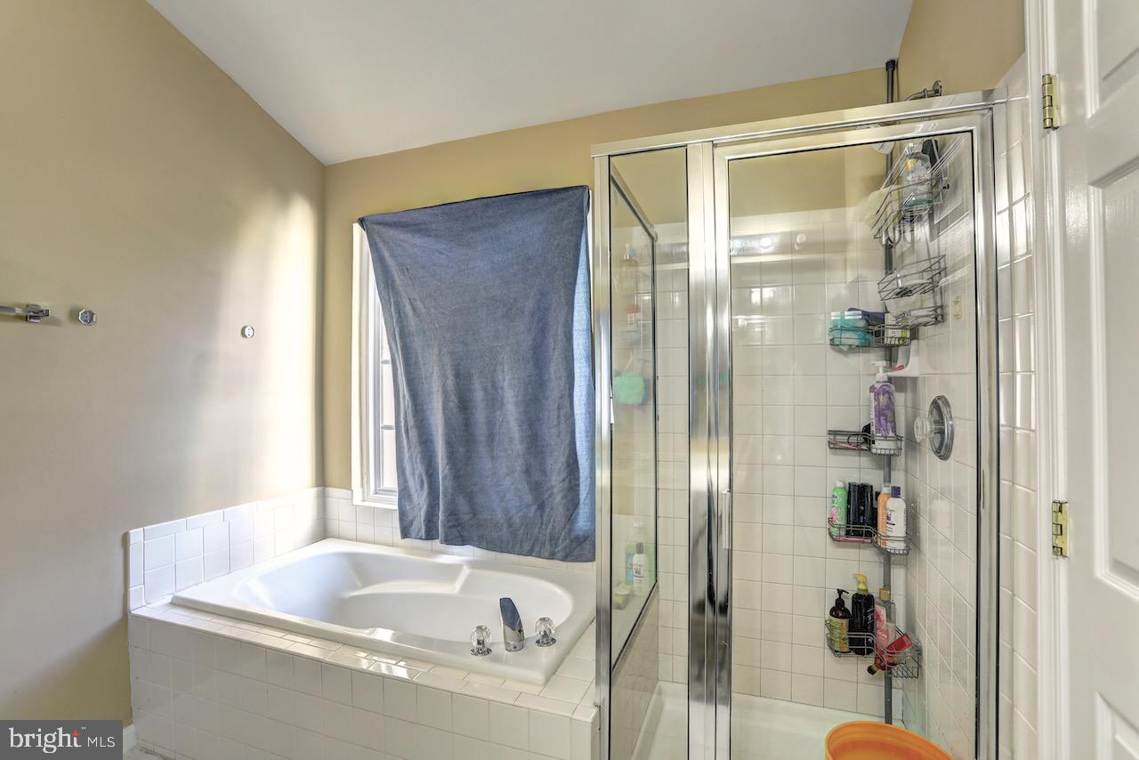 9406 SILVER METEOR COURT