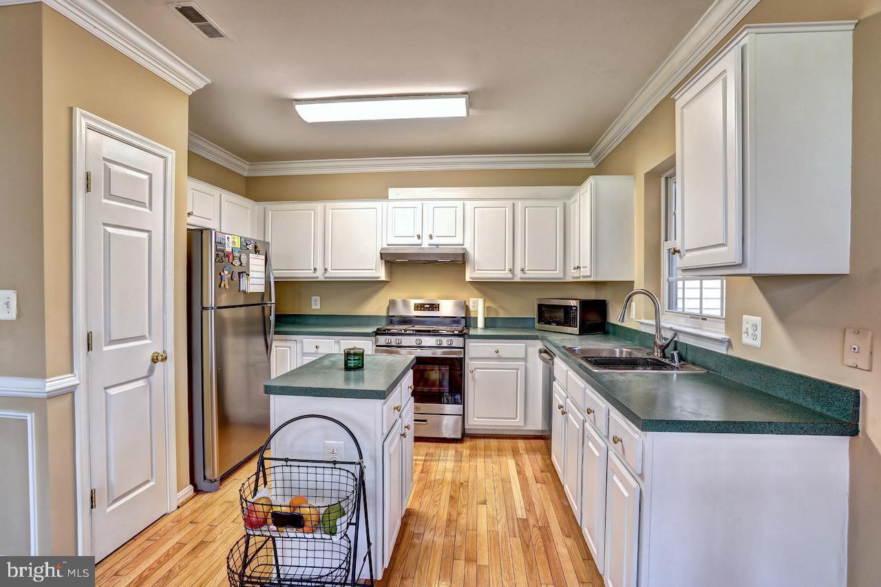9406 SILVER METEOR COURT