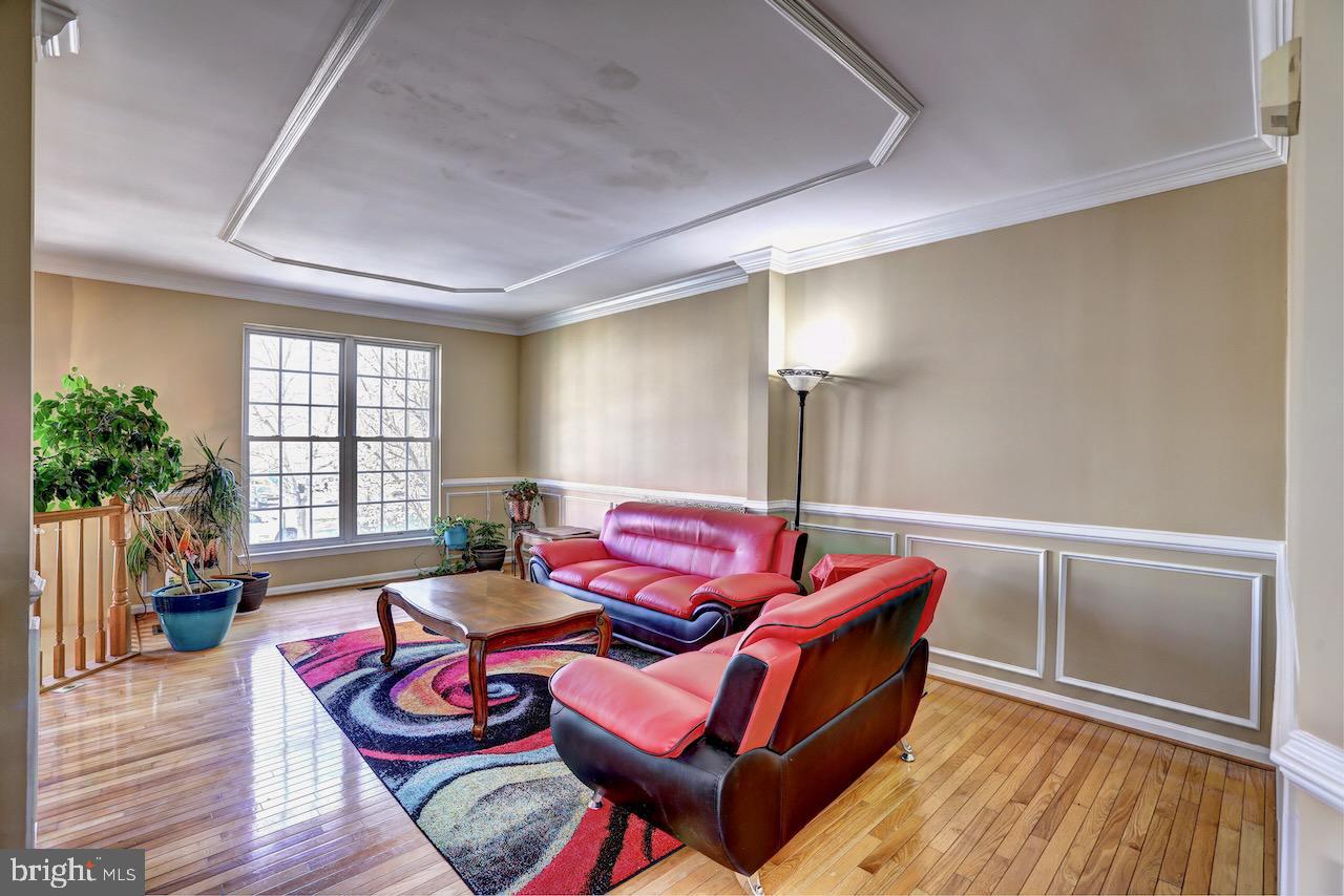 9406 SILVER METEOR COURT