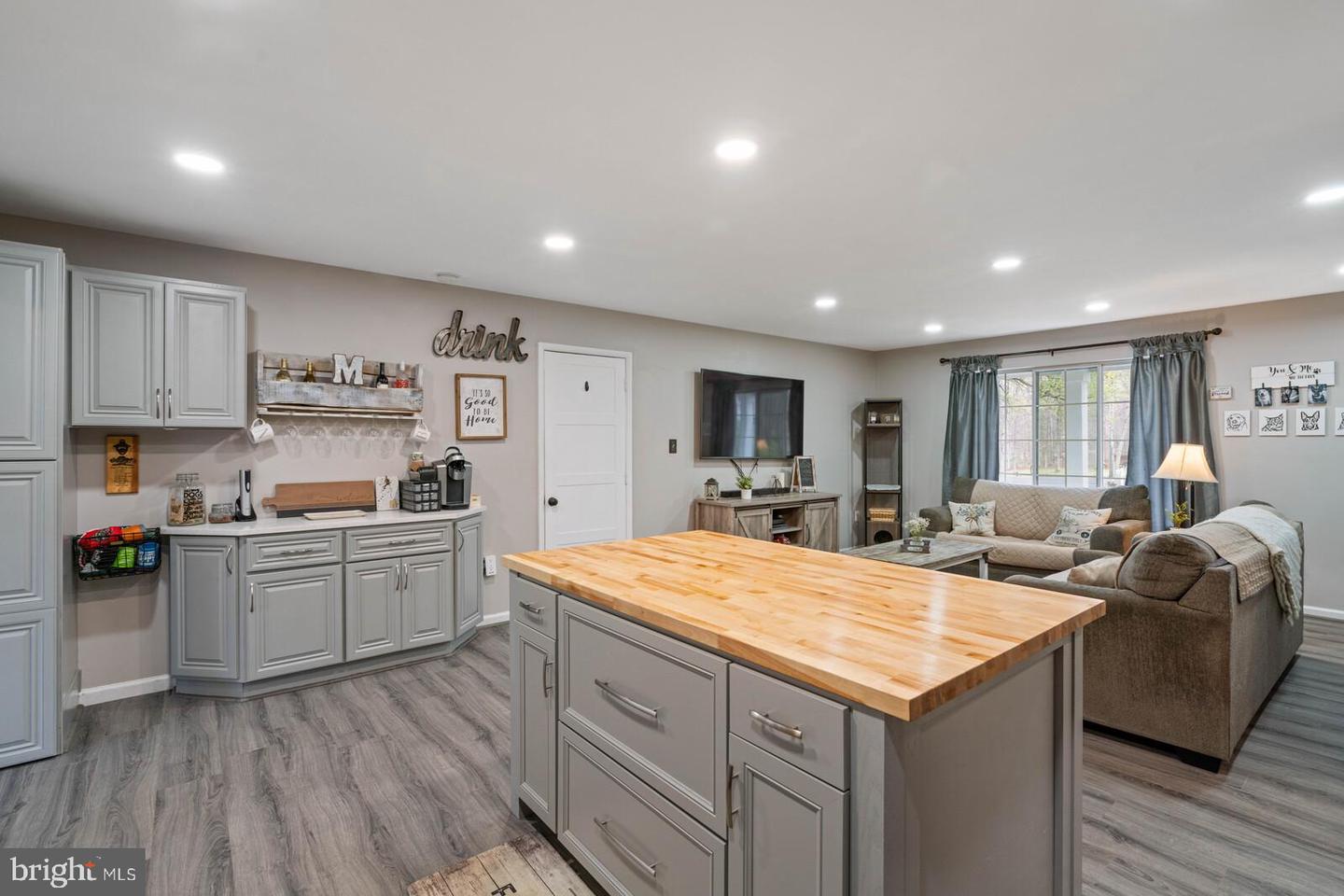 8977 WESTCHESTER DRIVE