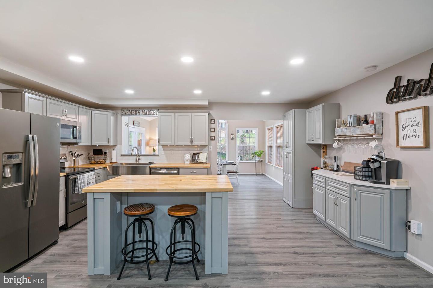 8977 WESTCHESTER DRIVE