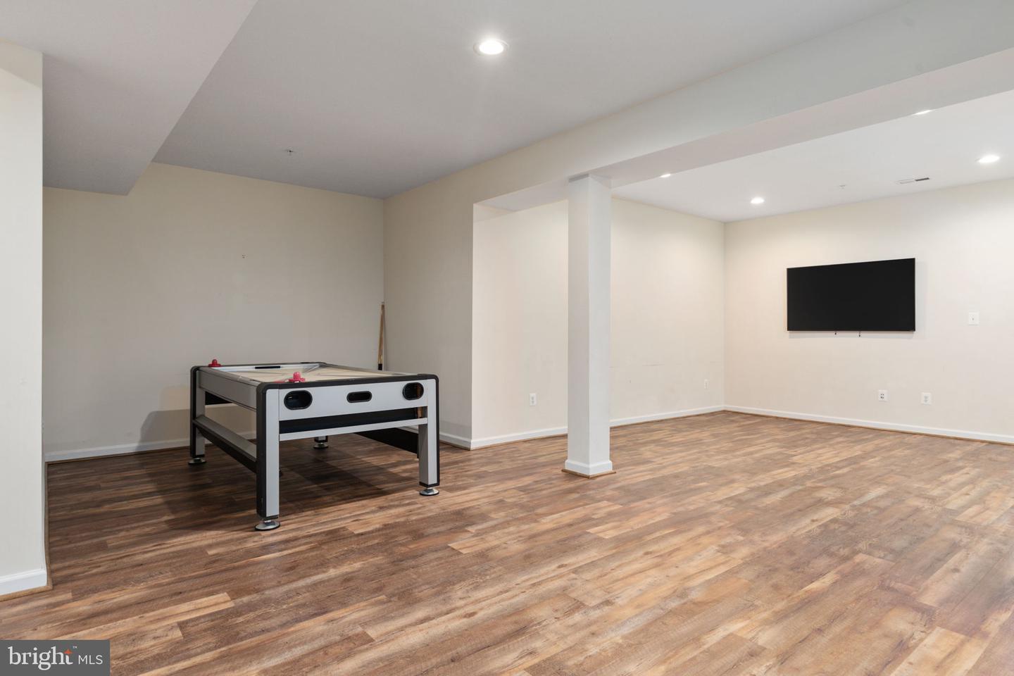 8301 COLLIER LANE