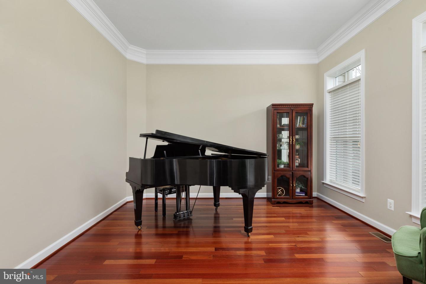 8301 COLLIER LANE