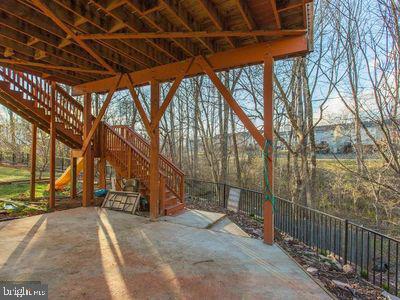 8101 BREEZY KNOLL DRIVE