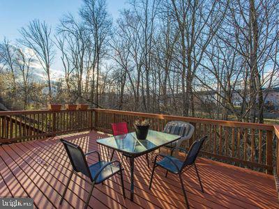 8101 BREEZY KNOLL DRIVE