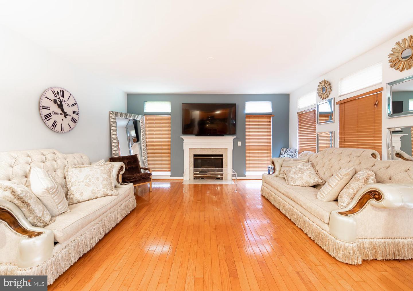 8101 BREEZY KNOLL DRIVE