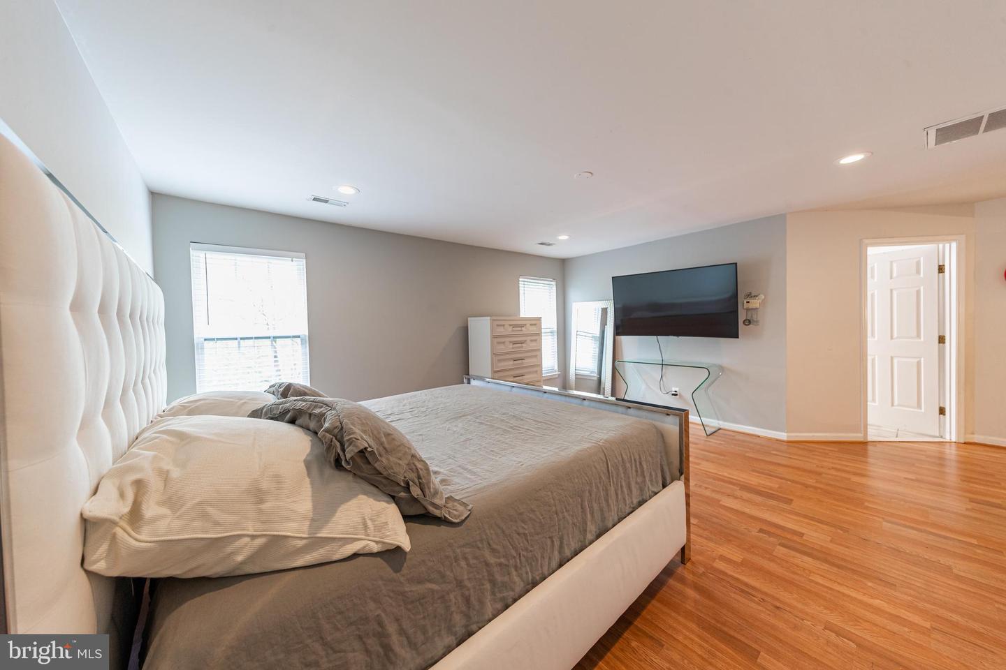 8101 BREEZY KNOLL DRIVE