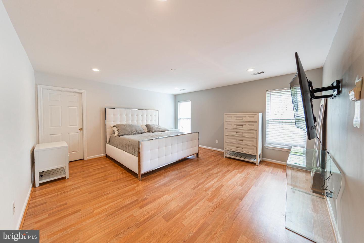 8101 BREEZY KNOLL DRIVE