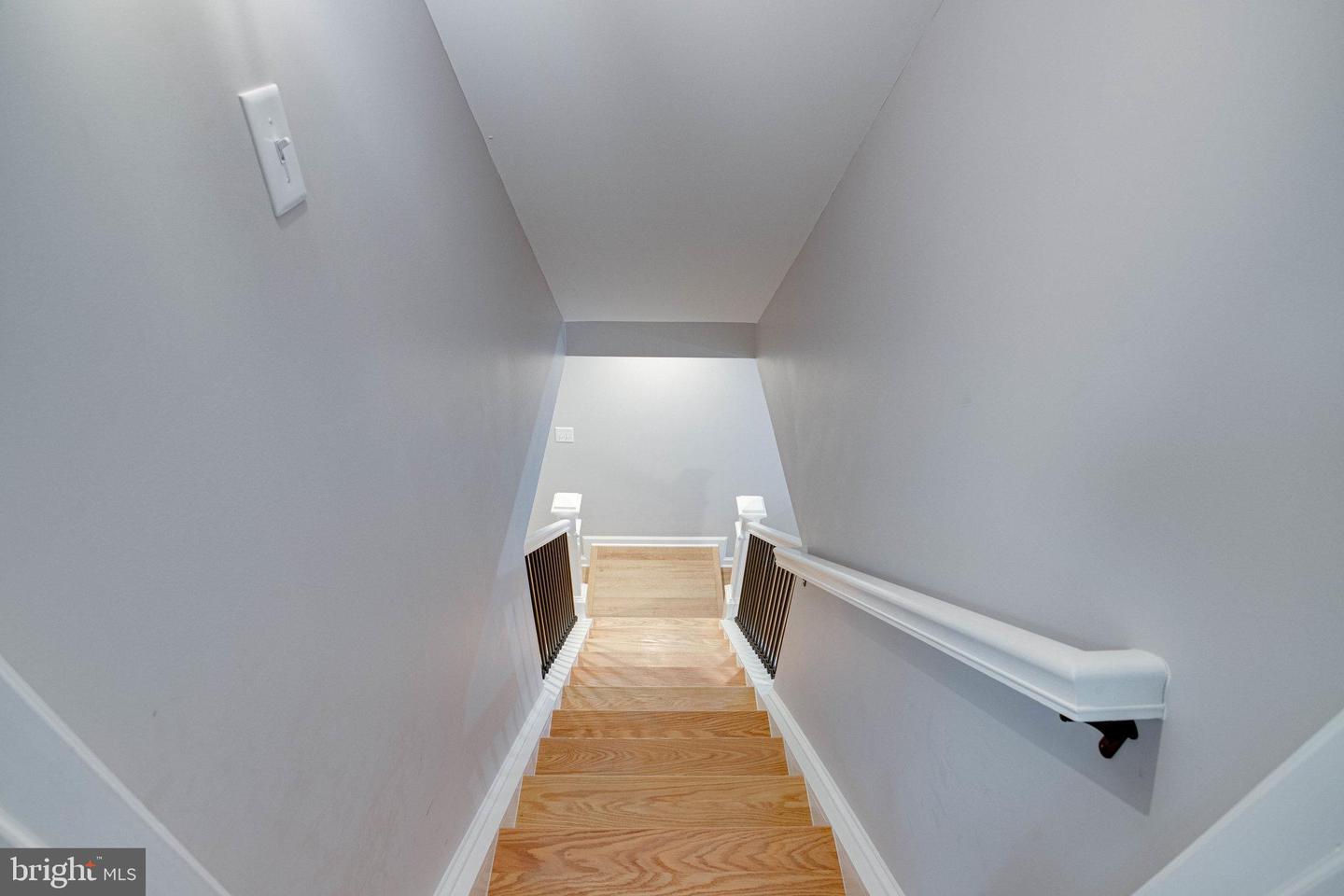 3483 LYON PARK COURT