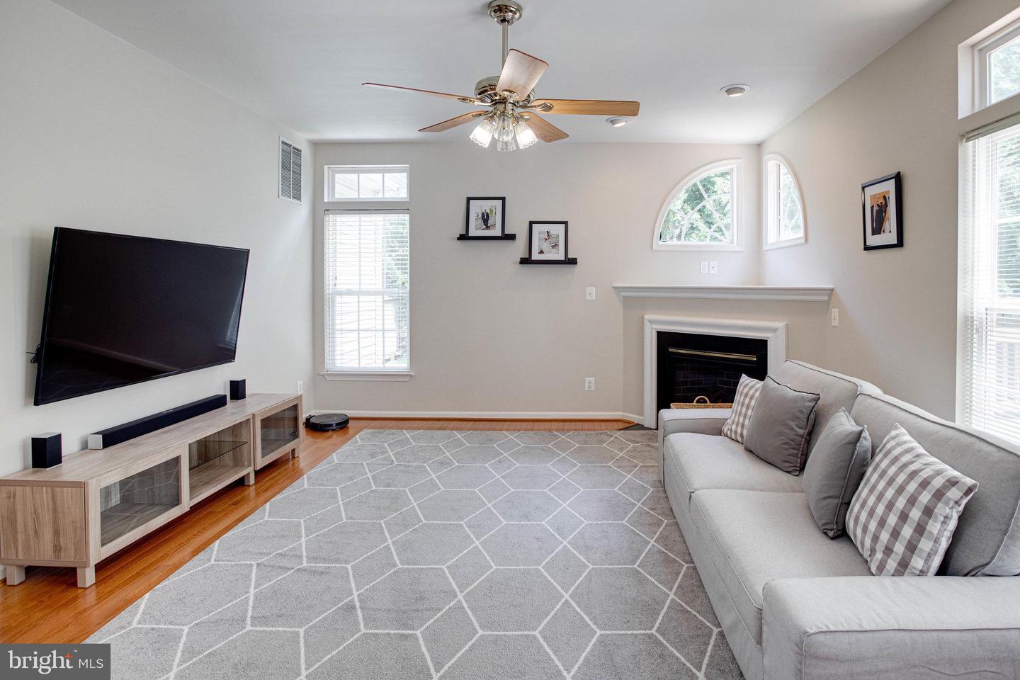 13128 KINNICUTT DRIVE