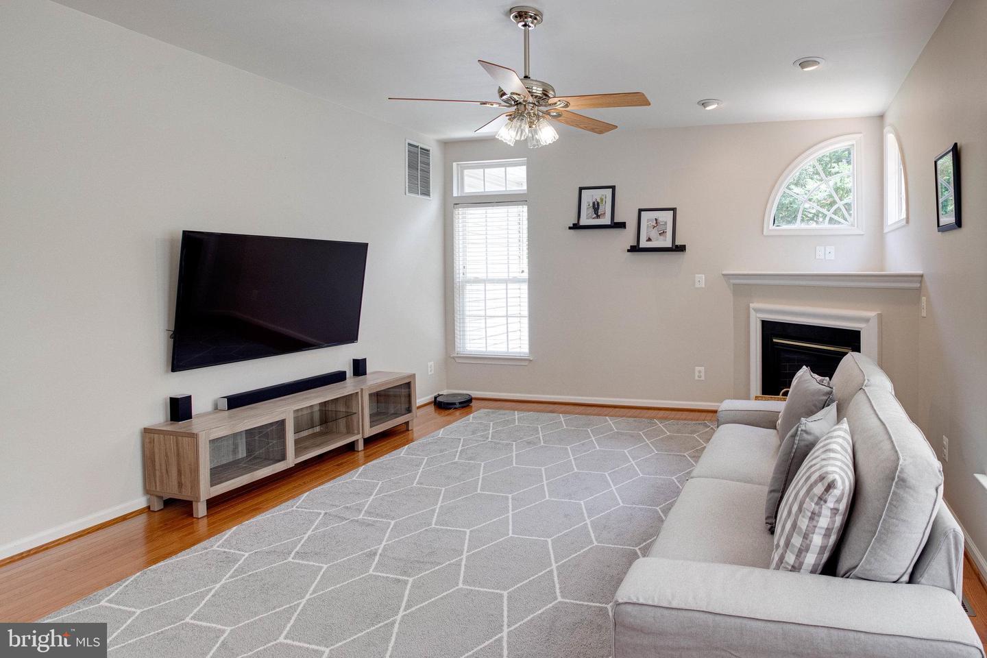 13128 KINNICUTT DRIVE