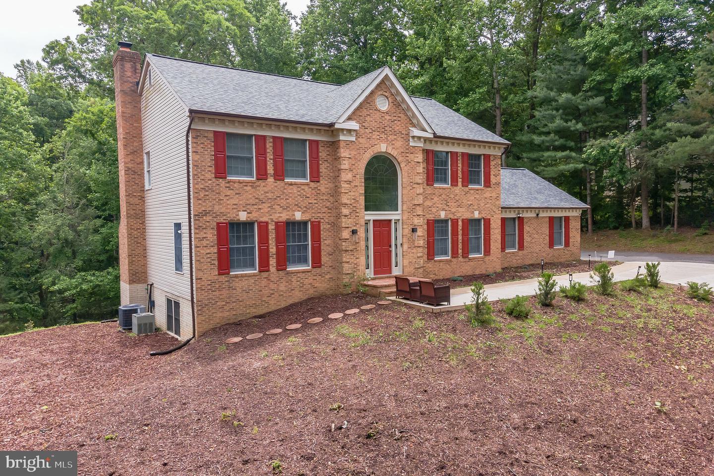 6901 SCENIC POINTE PLACE